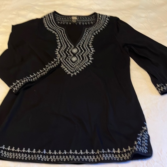 Lucky Brand Tops - Lucky Brand vintage style black top trimmed with silver thread size large
